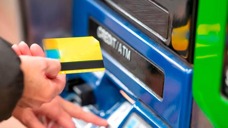Ravenna, “non riesco a fare benzina”, finta ricarica col bonifico fake: truffati due giovani, intercettati dai Carabinieri
