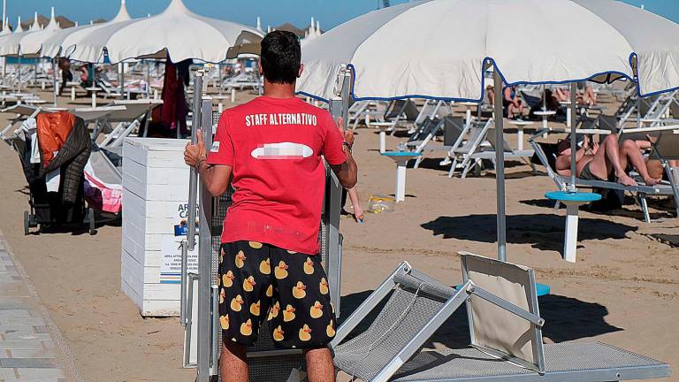 Il duro primo maggio degli stagionali in riviera: in nero e senza riposi
