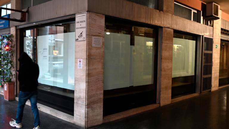 Negozi sfitti in centro storico