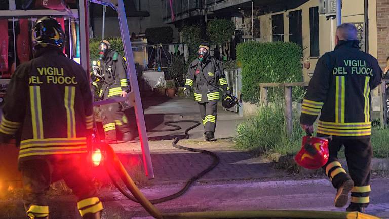 Ravenna. Fiamme nella notte, evacuata una palazzina. Due persone in ospedale. FOTOGALLERY FIORENTINI
