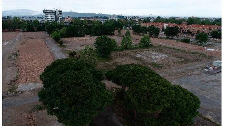L’area della caserma Giulio Cesare dopo l’abbattimento degli immobili