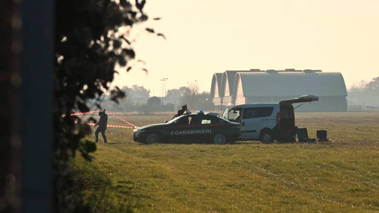 Precipitano con il paracadute. Le immagini della tragedia FOTOGALLERY