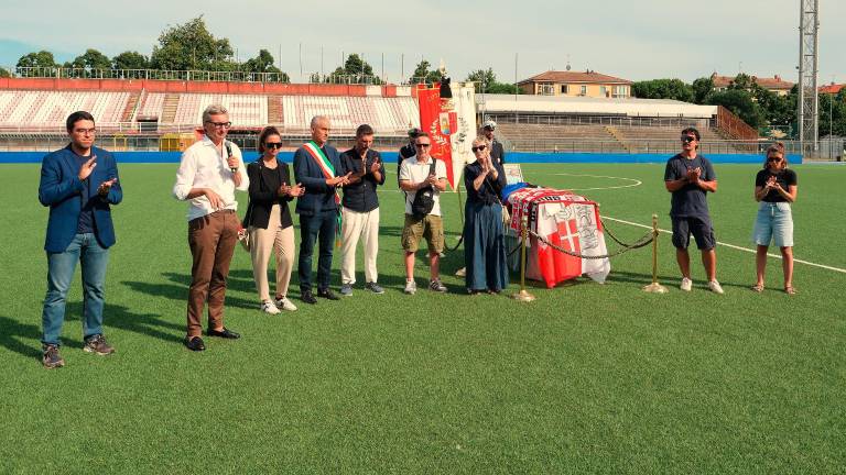 Rimini. Lacrime e cori allo stadio per l’addio a Igor Protti