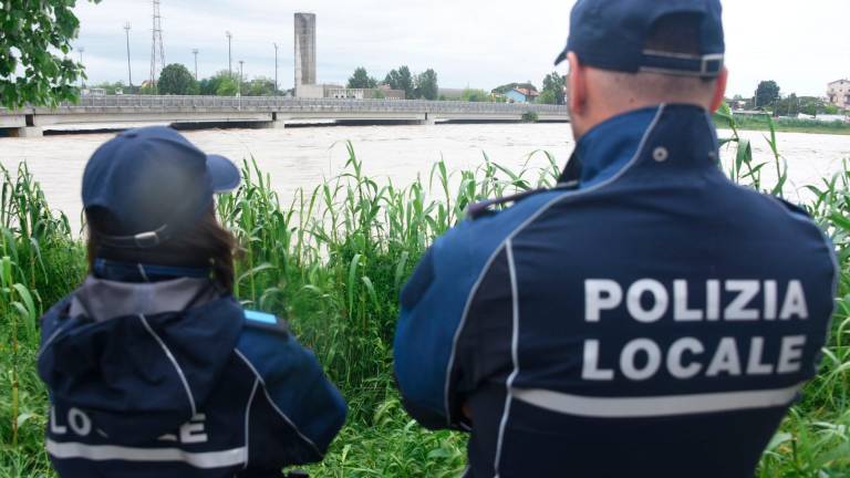 Lavoro a Rimini: il Comune cerca un dirigente e 10 agenti di Polizia Locale, ecco i bandi