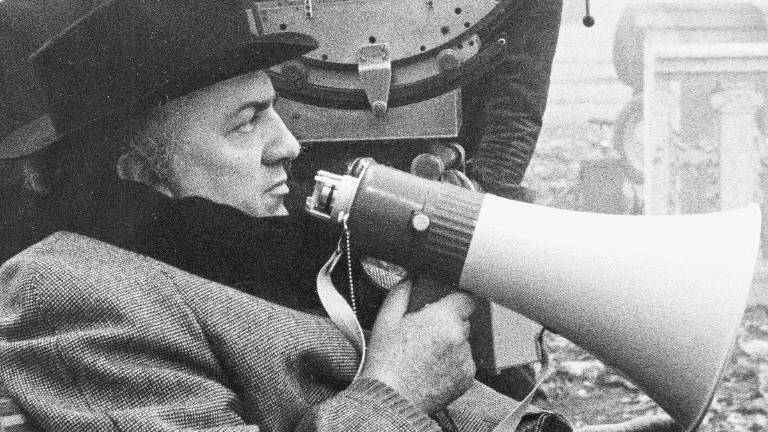 Federico Fellini 100, auguri con torta in piazza Cavour a Rimini