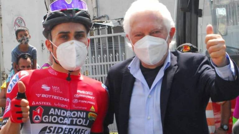 Ciclismo, Androni Sidermec fuori dal Giro: Un'infamia sportiva