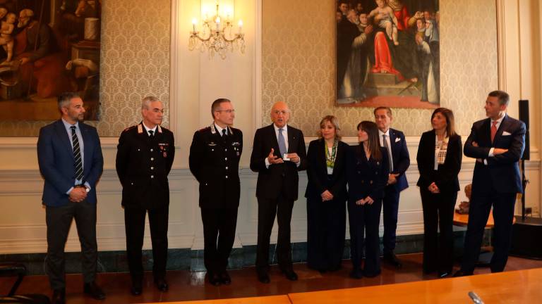 Russi, sventarono una truffa da 18mila euro a un cliente: la Cassa di Ravenna premia direttrice di filiale e cassiera