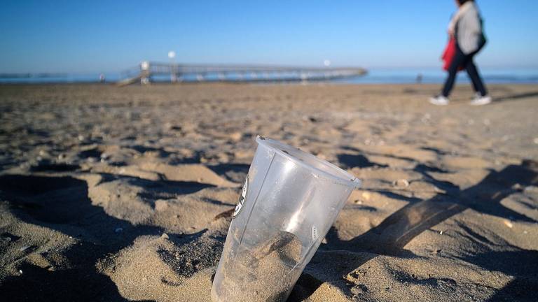 La spiaggia di Rimini dice addio alla plastica