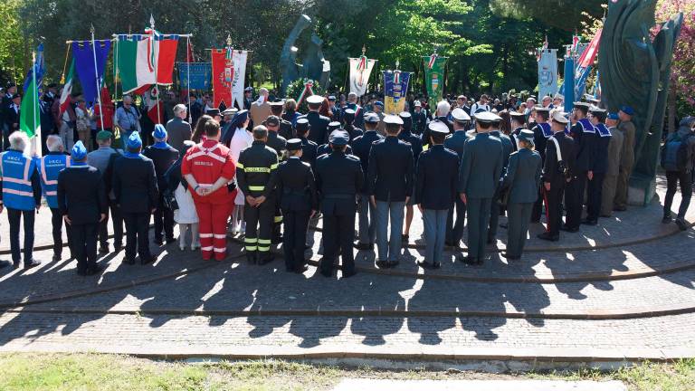 Rimini, il sindaco Sadegholvaad: “Il 25 aprile è patrimonio nazionale, una festa di tutti” - Gallery