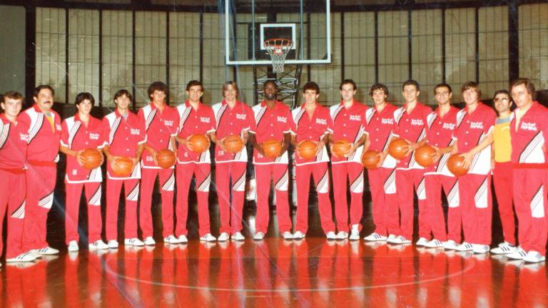 La magnifica Marr Rimini di coach Piero Pasini: una squadra rimasta nel cuore degli sportivi riminesi