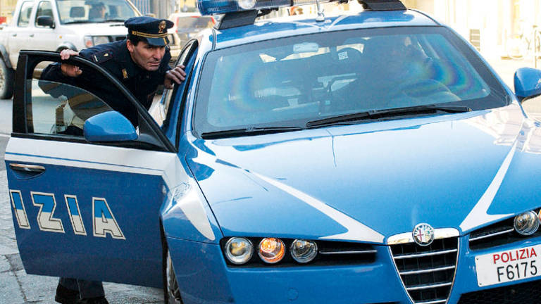Minacciano agenti dopo una lite, tre denunciati a Forlì