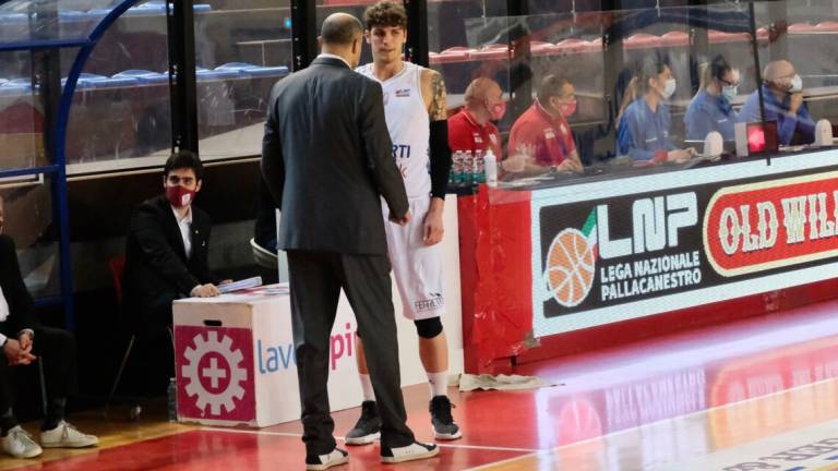 Basket B play-out, Imola vince la prima battaglia con Ozzano (66-65)