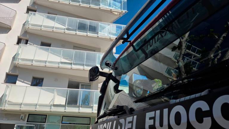 Rimini, principio di incendio, evacuata la casa di riposo VIDEO GALLERY
