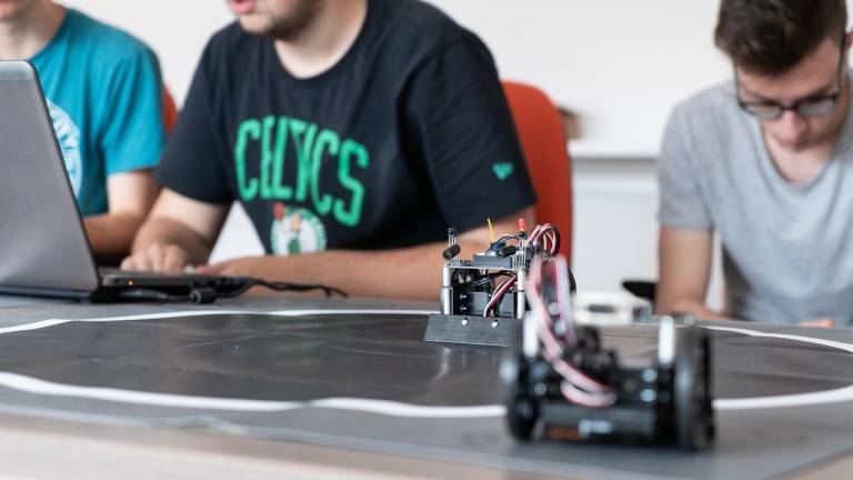 A Cesena la sfida tra i robot realizzati dagli alunni delle superiori