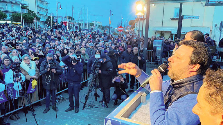 Salvini sbarca a San Pietro in Vincoli, ma trova le “sardine”