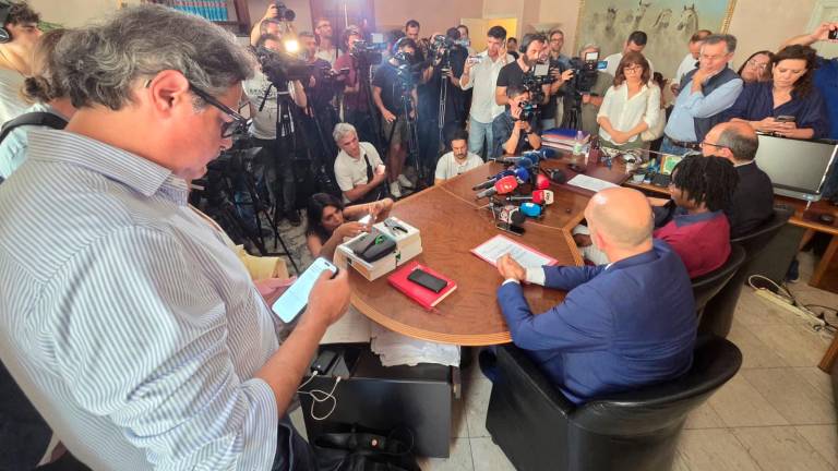 Delitto Pierina, Louis: “Ringrazio quanti mi hanno sostenuto, specialmente le mie mogli. Resto in Italia”. Ma cambierà casa VIDEO