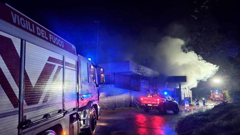 Poggio Torriana, un incendio distrugge un capannone e un’abitazione VIDEO GALLERY