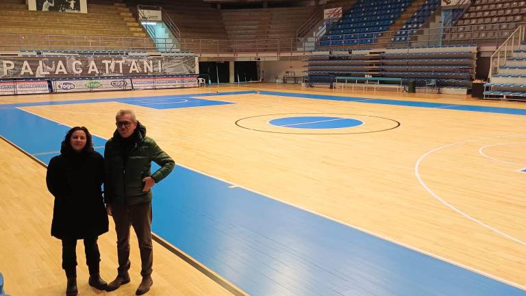 Faenza, Pala Cattani: terminati i lavori di rigenerazione del parquet