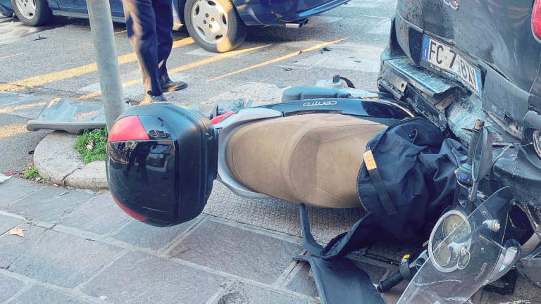 Incidente a Cesena, carambola con 8 mezzi: 53enne ferita ed operata