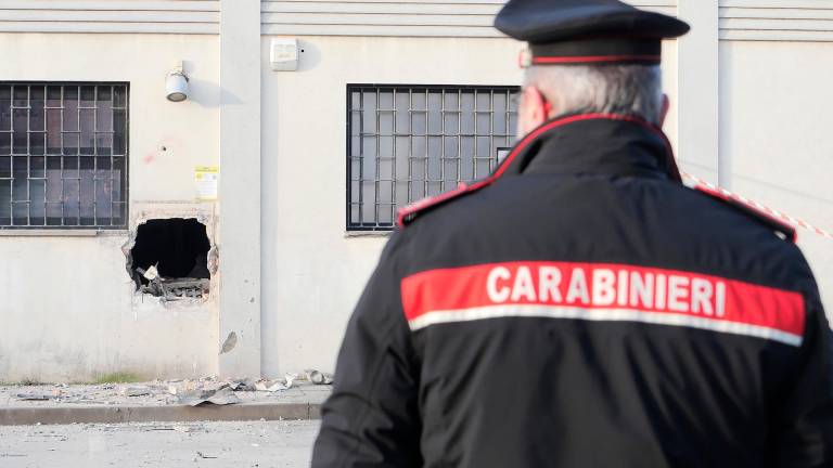 Santarcangelo, due boati nella notte. Assalto al Postamat, i banditi ripresi in un video VIDEO