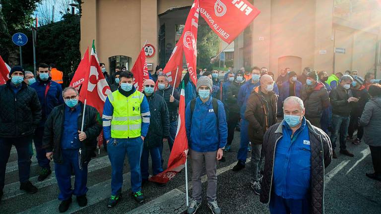 Una precedente mobilitazione a Rimini per le Officine Manutenzione Ciclica Locomotori di Trenitalia