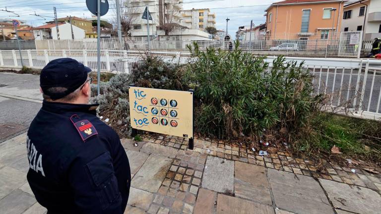 Rimini, treni bloccati per il ritrovamento di uno strano ordigno. Circolazione riattivata VIDEOGALLERY