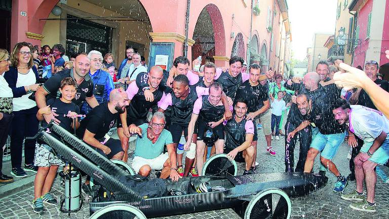 La Carrera di Castel San Pietro va ancora al Team Mora