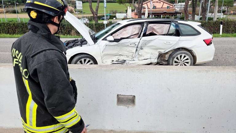 Rimini, pauroso incidente all’incrocio: miracolati un uomo, una donna e una bimba di un mese - VIDEO GALLERY
