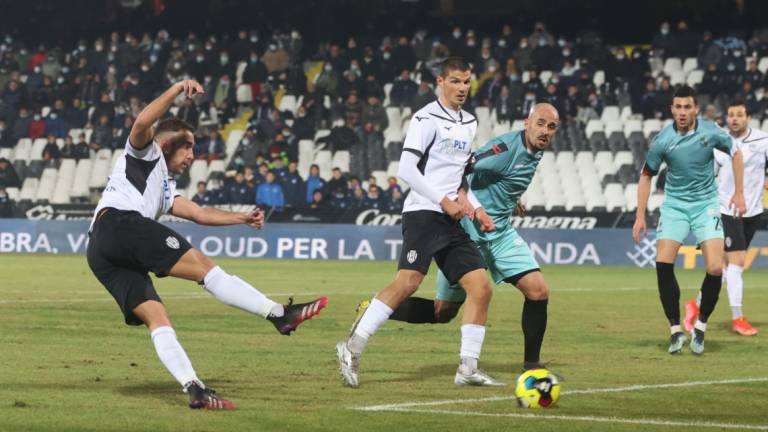 Calcio, la Serie C verso lo stop anche per il weekend 15-16 gennaio