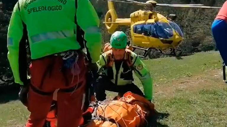 Cade sul sentiero a San Paolo in Alpe: trauma cranico facciale per una ...