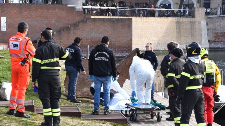 Rimini, trovato il corpo senza vita di una donna presso il ponte di Tiberio