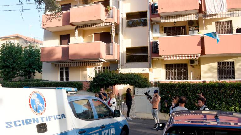 Proseguono le indagini sul delitto ( foto Manuel Migliorini)