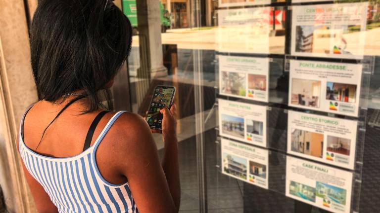 Affitti brevi, approvata la legge regionale