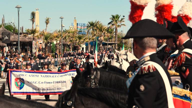 Rimini. La sfilata sul lungomare al raduno dell’Associazione nazionale dei carabinieri VIDEO e FOTOGALLERY Migliorini