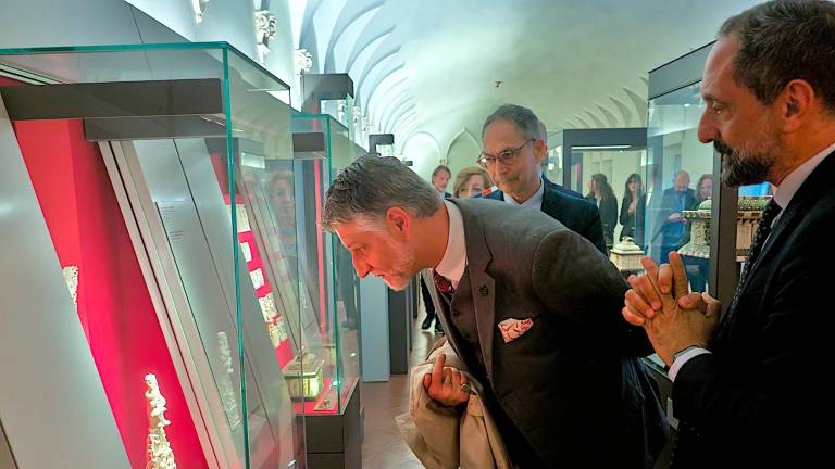 Il ministro Giuli affascinato da Ravenna: “Grato, ammirato e mai pago di tanta cultura, bellezza e ospitalità”