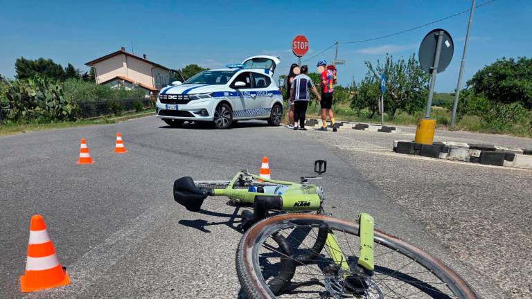 San Clemente, turista tedesco in bici investito da un’auto