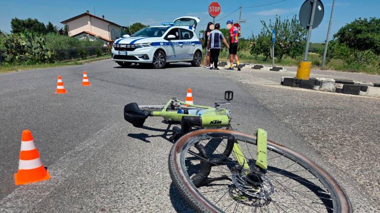 San Clemente, turista tedesco in bici investito da un’auto