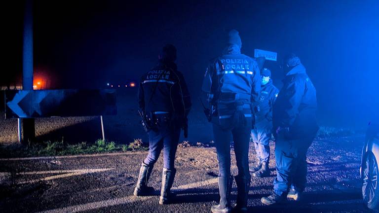 Ravenna, vigilante esce di strada e finisce all’ospedale