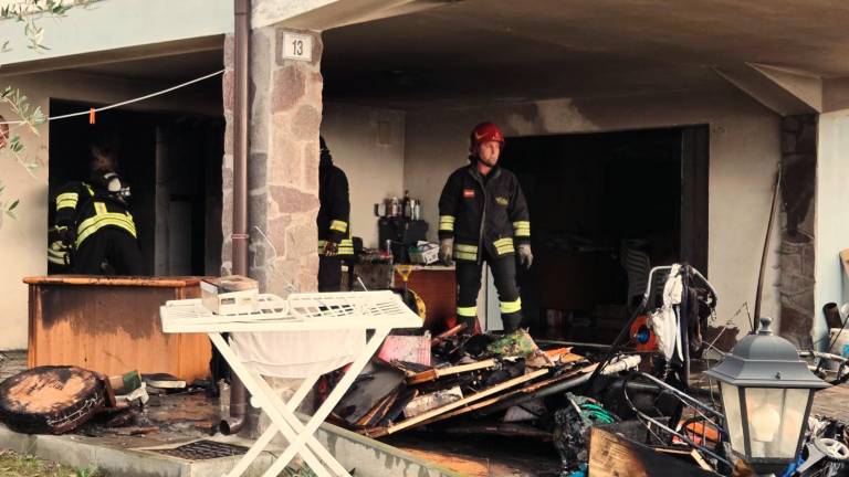 Verucchio. Incendio nel garage di una villetta