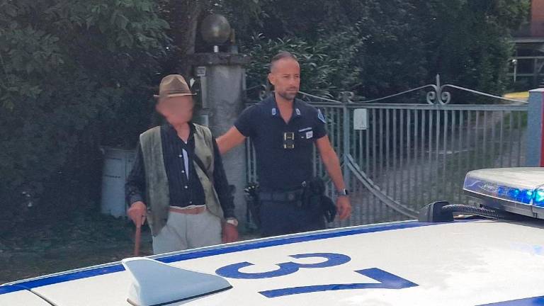 Ravenna, “Sto andando a piedi a Venezia”: la Polizia Locale soccorre un 88enne in stato confusionale