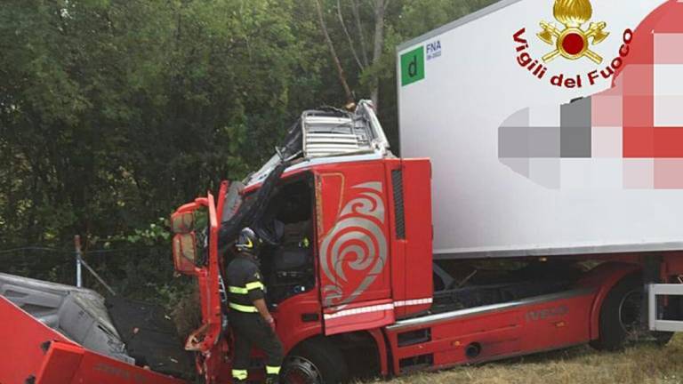 Imola, schianto in autostrada