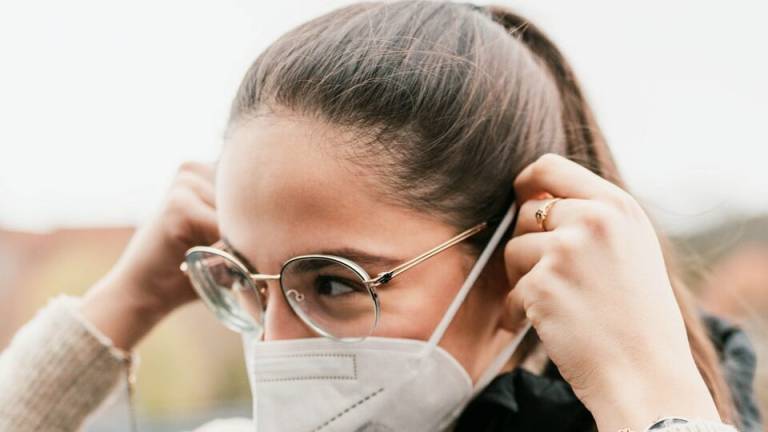 Covid, le nuove regole: obbligo di mascherine all'aperto e mascherine Ffp2 al chiuso