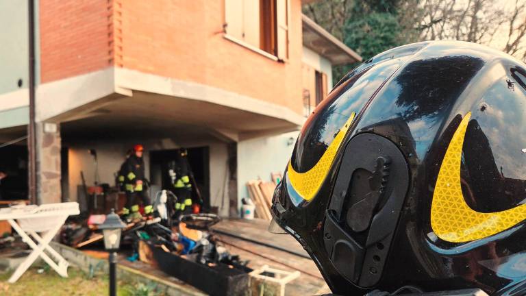 Verucchio. Incendio nel garage di una villetta