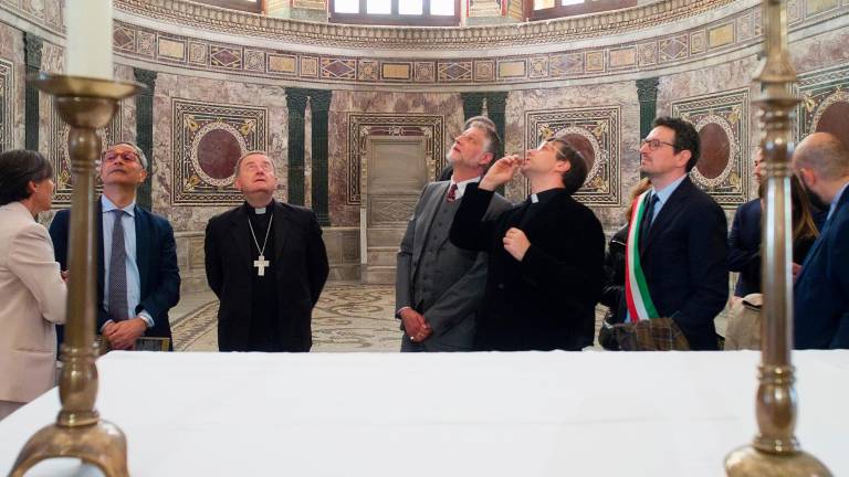 Il ministro Giuli affascinato da Ravenna: “Grato, ammirato e mai pago di tanta cultura, bellezza e ospitalità”