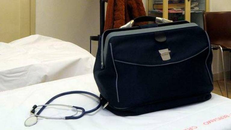 Abusi sessuali sulle pazienti tra Ravenna e Cervia. Arrestata guardia medica