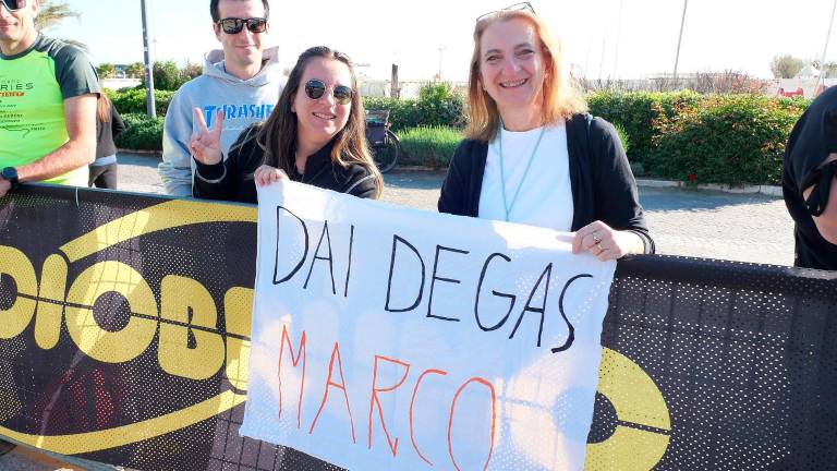 Rimini Marathon, in 10mila di corsa fra mare e centro storico: agonismo e goliardia GALLERY