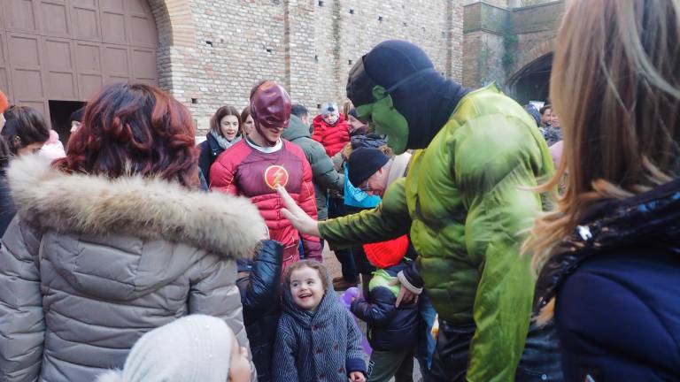 Ravenna. Lo spettacolo dei Supereroi in piazza San Francesco