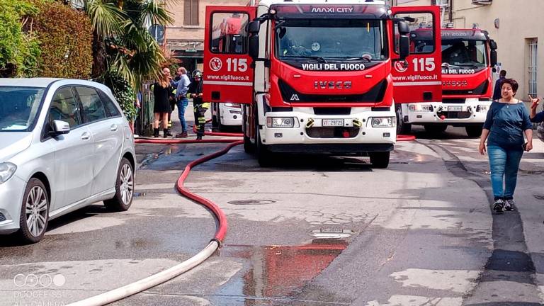 Ravenna, incendio con esplosione in un appartamento in via Ronco