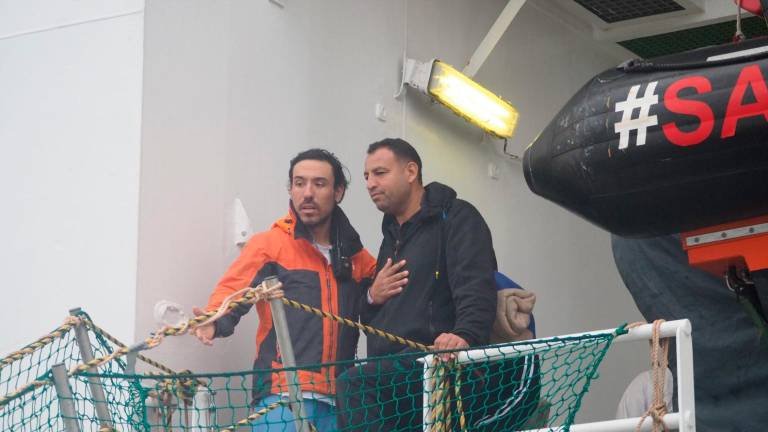Ravenna, sbarcata la nave dei migranti Geo Barents con 134 persone a bordo: due sono al Pronto Soccorso VIDEO GALLERY