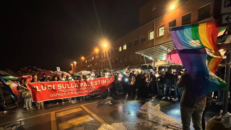 Cesena. Sanitari per Gaza, la manifestazione davanti all’ospedale Bufalini